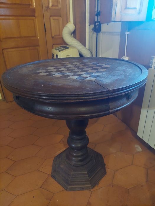 Mesa de jogo redonda