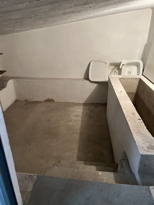 Arrendo garagem com 63m2