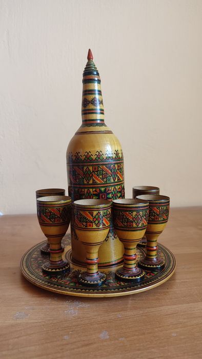 Zestaw karafka i kieliszki- drewno