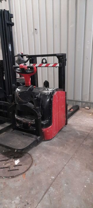 Штабелери гідравлічні