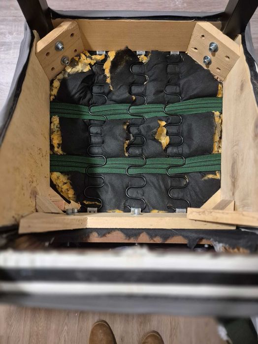 Mesa de jantar extensível e 4 cadeiras