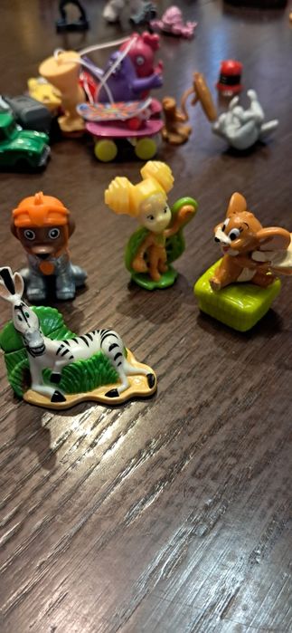 Іграшки Кіндер та кіндер джой