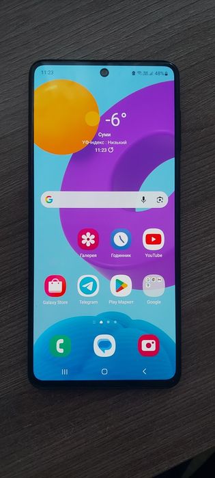 Samsung m52 в гарному стані..