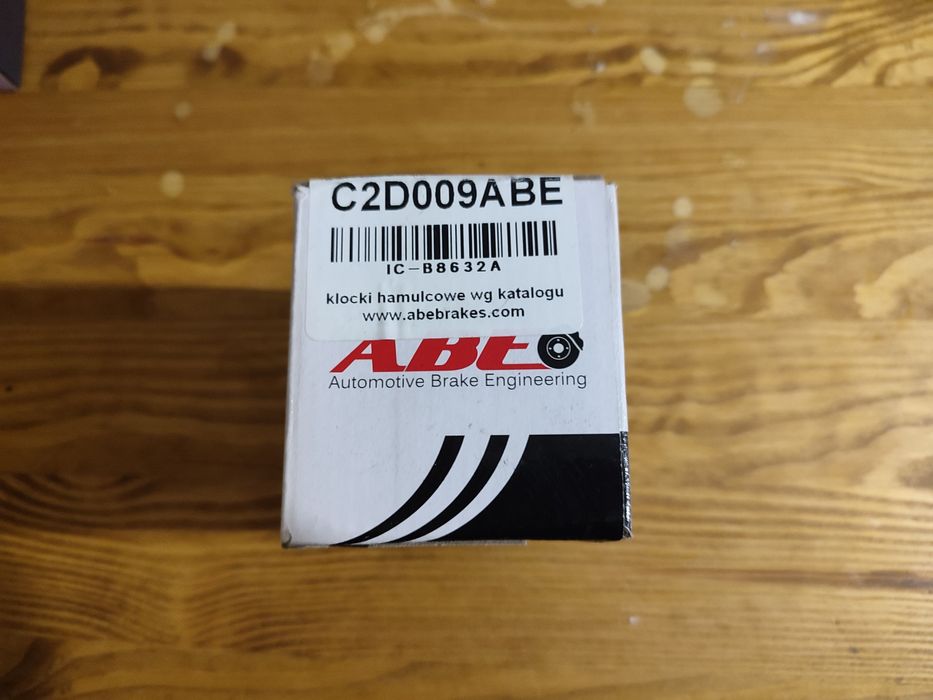 Комплект тормозных колодок, дисковый тормоз ABE C2D009ABE задние