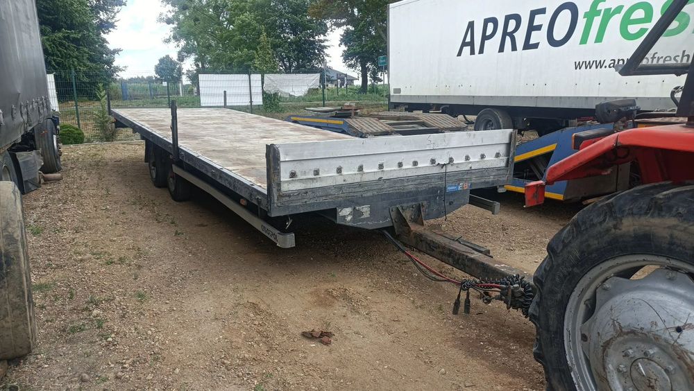 Przyczepa tandem do przewozu słomy siana beli