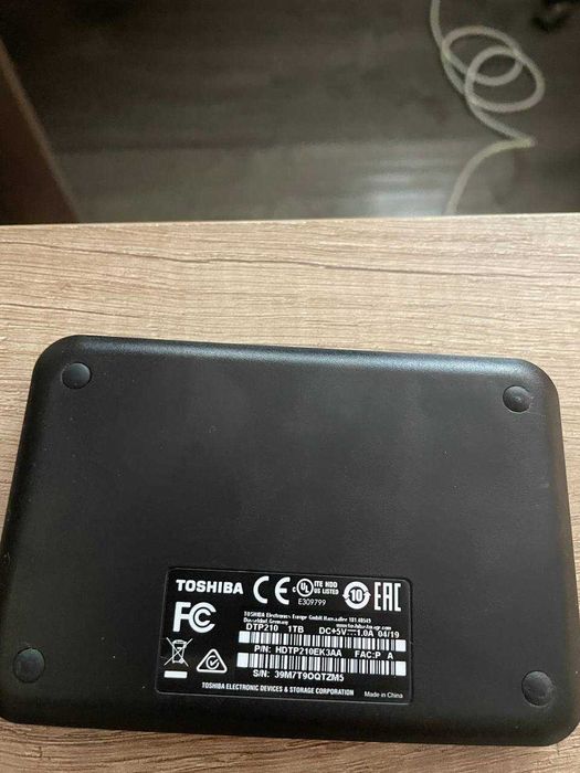 Зовнішній жорсткий диск Toshiba HDTP210EK3AA 1 Tb Б/У + комплект ігор