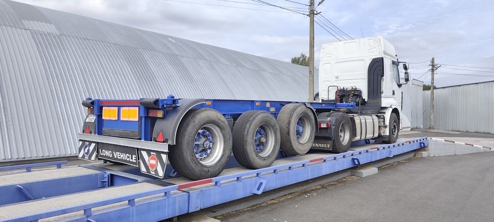 Контейнеровоз під 20 футовий контейнер