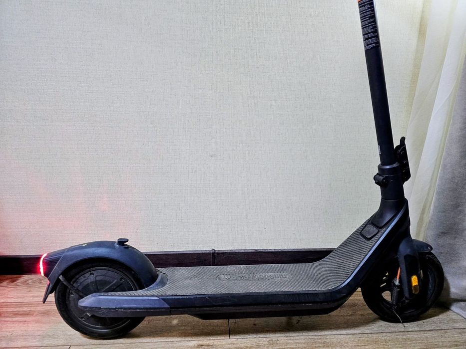 Електросамокат Ninebot E2 Pro