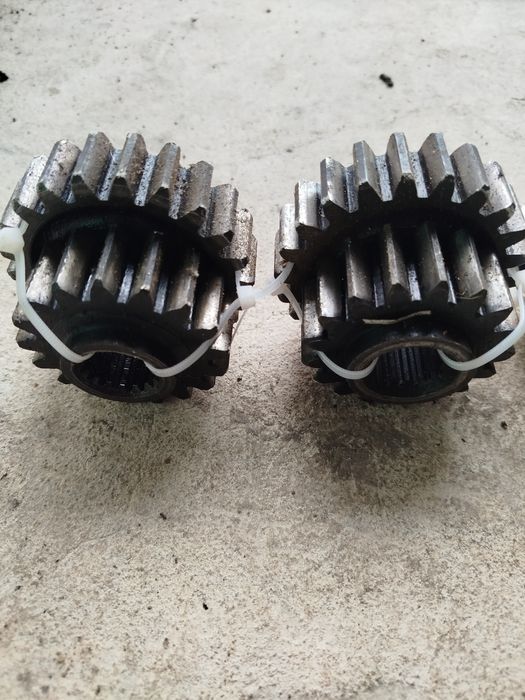 Шестерні бортового редуктора ЛУАЗ.