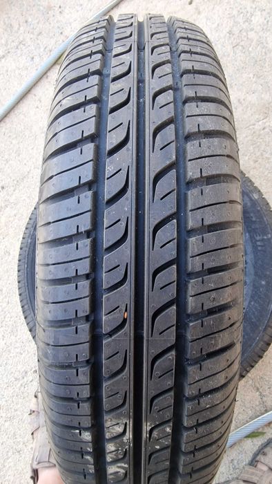 À venda 2 pneus 175/80 R14 NOVOS