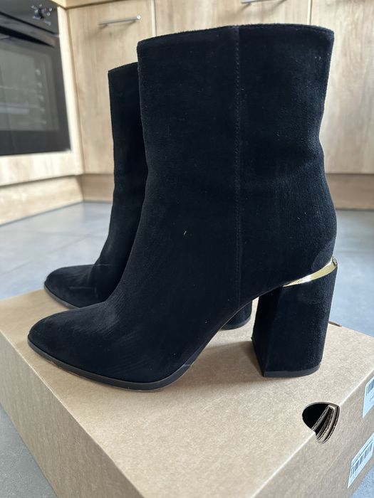 Nine West Jasmin botki na słupku czarne szpic 39