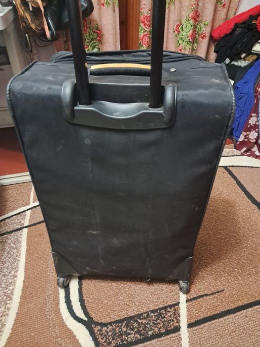 Дорожня сумка на колесах