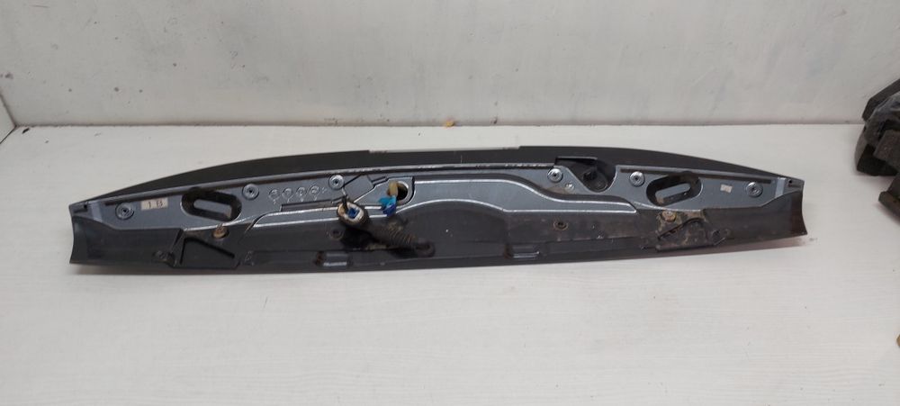 Спойлер крышки багажника Toyota Highlander 08-13г.в