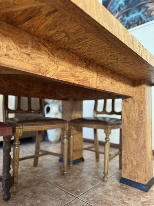 Mesa em material OSB