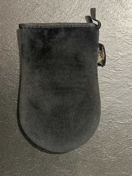 Wielorazowa Rękawica samoopalająca Bondi Sands rozprowadza samoopalacz