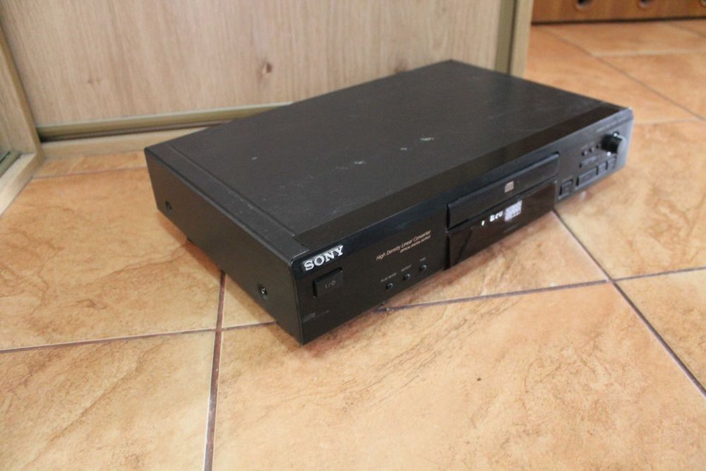 Odtwarzacz CD Sony CDP-XE 220