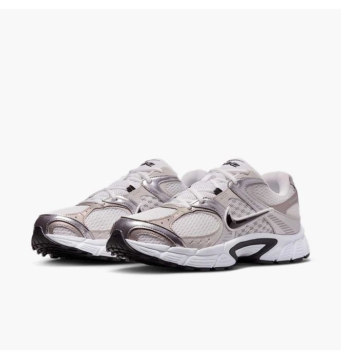 Оригінал! Кросівки Nike V5 Rnr HJ5228-104 EUR 38.5; EUR 39; EUR 40; EUR 40.5