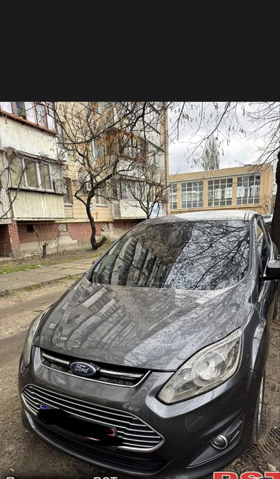 Ford C-Max.     .