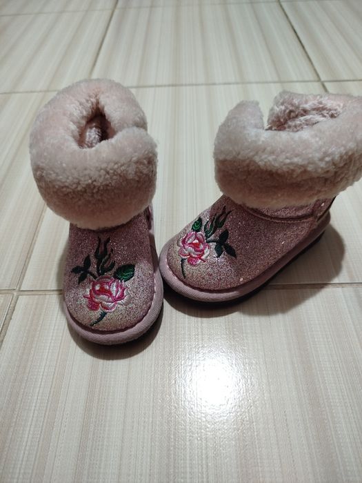 Дитяче взуття...
