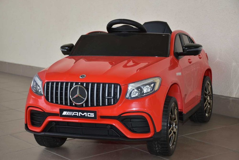 Mercedes Benz GLC63S Czerwony