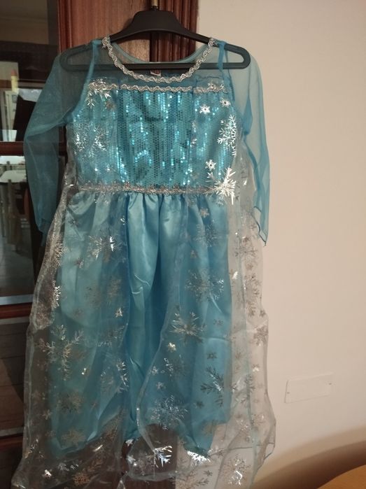 Vestido novo de princesa tamanho 4 anos