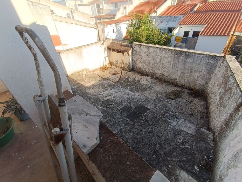 Casa T2+1  para renovar em Borba