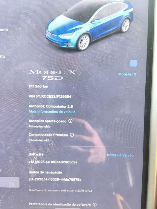 Tesla Model X 75D
