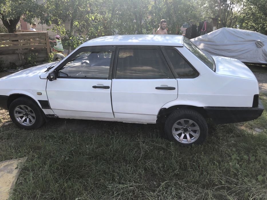 Продам ваз-21099