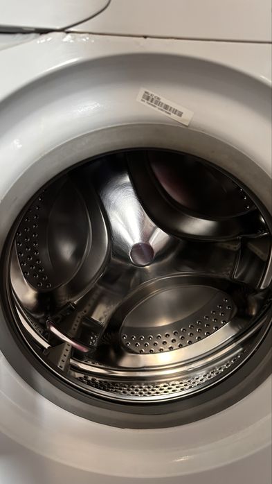 Пральна машина  Indesit WIU 82 (CSI)  — повністю робоча