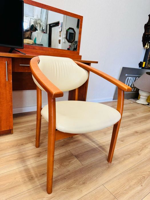 Krzesło z podłokietnikami