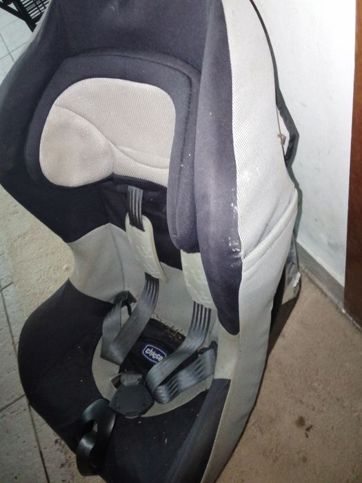 Cadeira Auto 9-18Kg  da Chicco  em bom estado