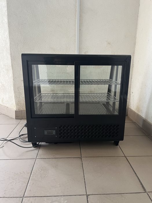 Холодильна Вітрина Кондитерська Frosty Обʼєм-100 Літрів