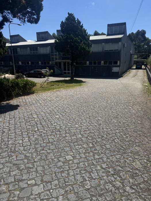 Escritorio e armazem