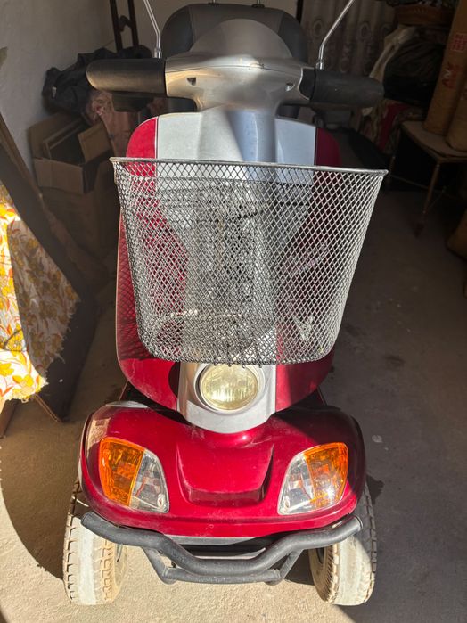 Scooter Elétrica KYMCO ForU – 4 Rodas – Baterias Novas