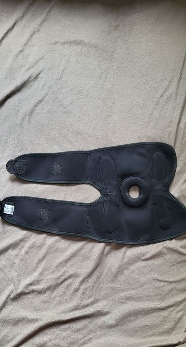 Наколінник з залізними вставками