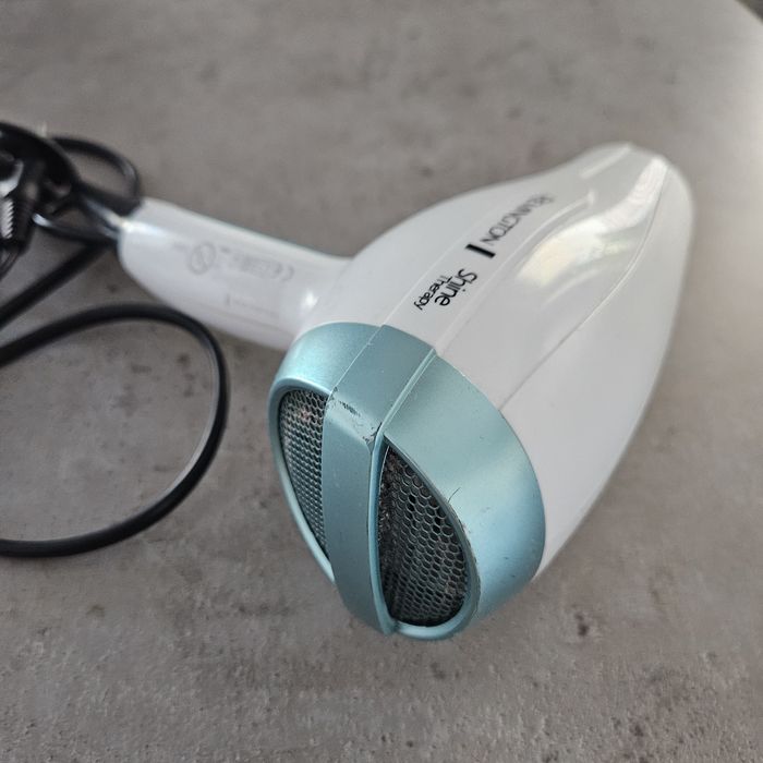 suszarka do włosów REMINGTON D5216 Shine Therapy

Suszarka do włosów R