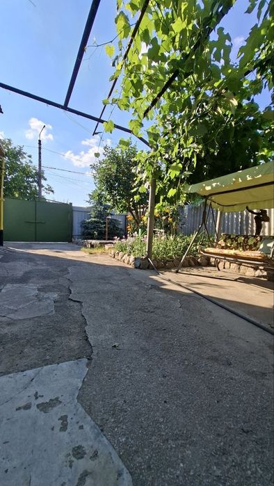 Продається будинок в центральній частині міста