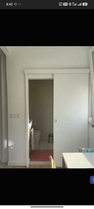 Quartos para estudante universitária, junto ao metro de Arroios, Praça do Chile. Fazemos contrato de arrendamento e emitimos fatura recibo