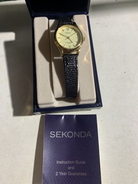 Мужские и женские часы SEKONDA  новые