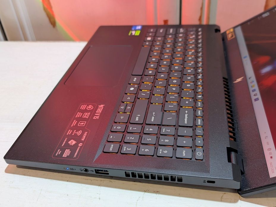 Acer Nitro v15 RTX 4050 i5-210H _16/512_ New!