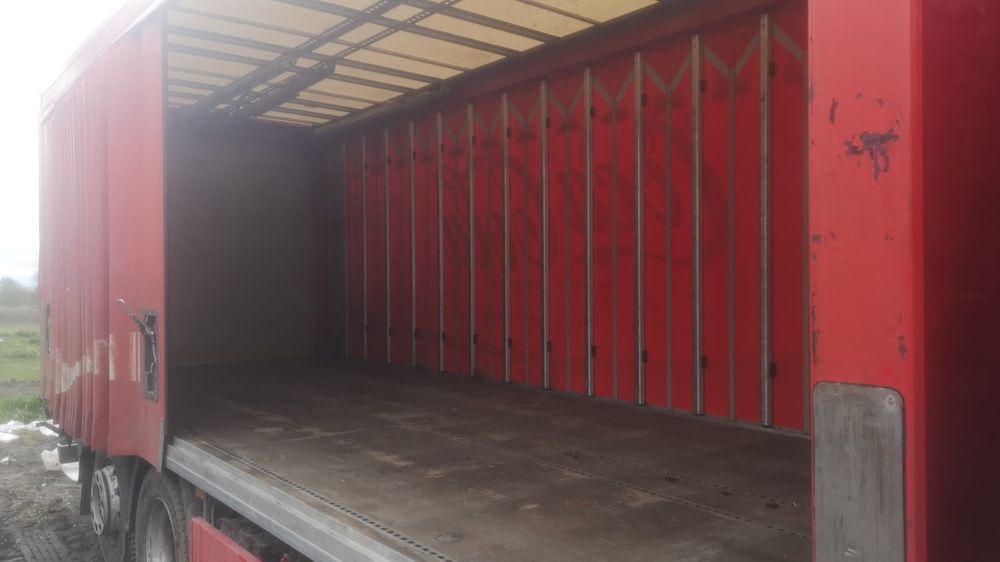 Zabudowa plandeka Mercedes firanka, kontener, paka magazyn garaż drzwi