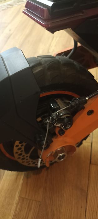 Електросамокат Kugo G3