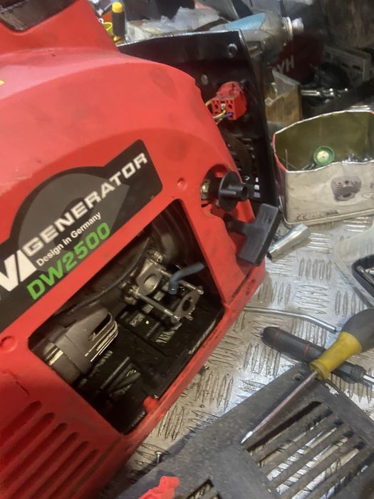 Ремонт електростанцій генераторів бензинових інверторних