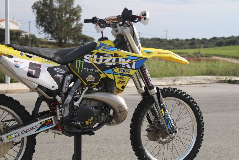 Suzuki RM 250 (2T)