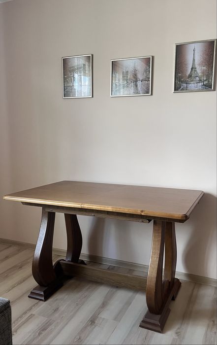 Стіл обідній розкладний 130/80 в доброму стані