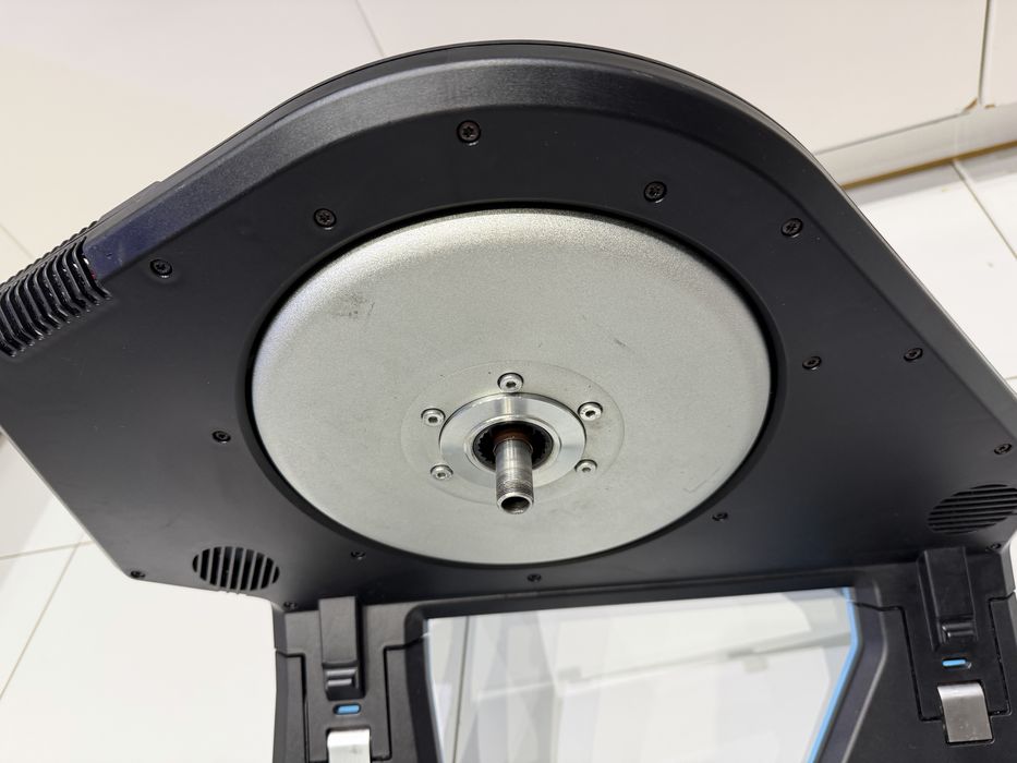 Trenażer TACX NEO 2T Smart (T2875) – bardzo dobry stan