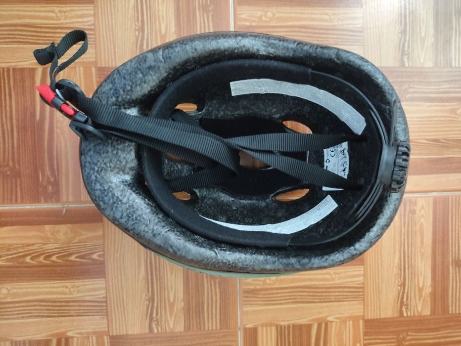 Capacete de criança ventilado e ajustável