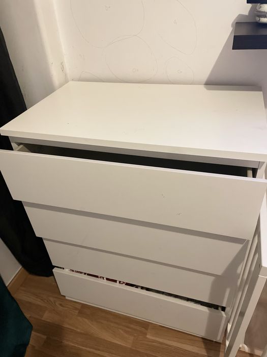 Berço de origem IKEA, e Comoda de origem IKEA