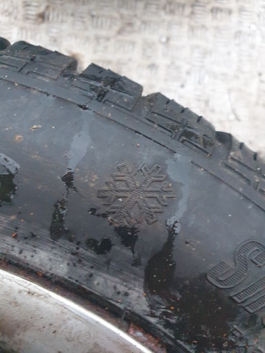 Felgi stalowe z Oponami  zimowe 205/55r16 mercedes