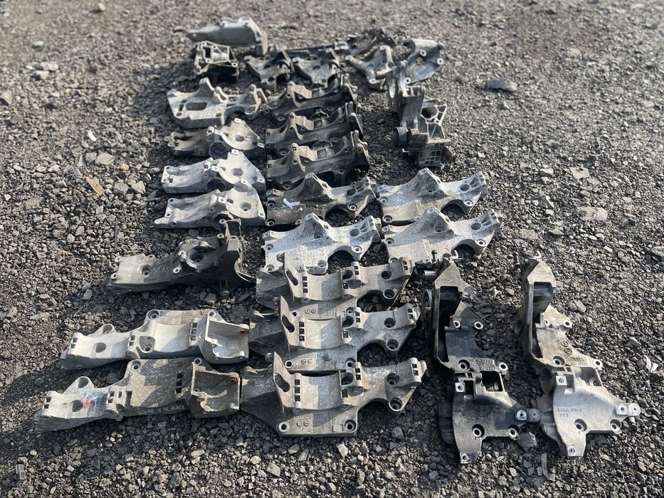 Кронштейн кронштейни Golf 4 5 6 Гольф 4 5 6 кріпленя Skoda Touran VW